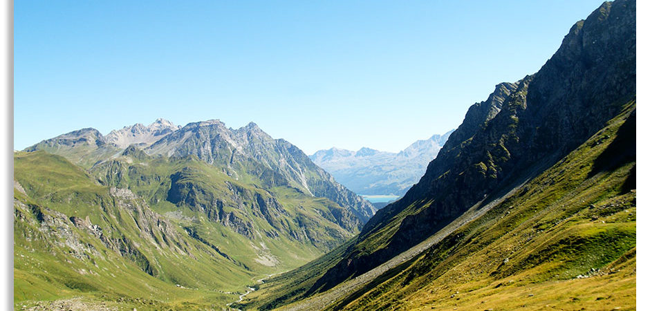 Scopri le incontaminate vallate verdi delle Alpi: un’esperienza indimenticabile adiacente alla Bregaglia